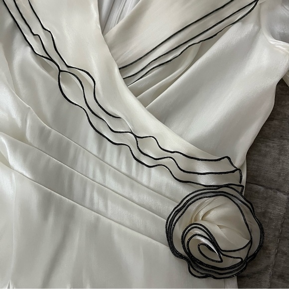 Rare 90s Cachet Shimmery White Faux Wrap Wide Lapel Sheer Sleeve Blouse - Picture 13 of 14